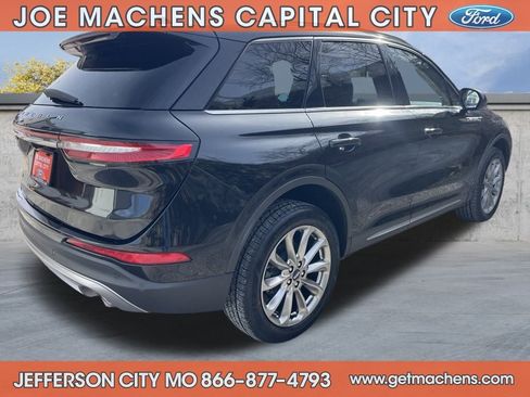 Used 2022 Lincoln Corsair AWD w/ Premium Package image 7