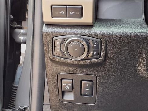 Used 2020 Ford F150 Lariat image 19