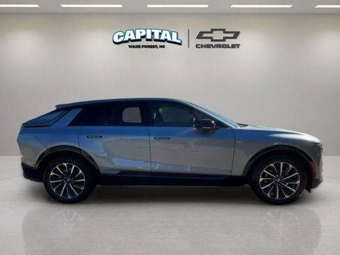 Used 2025 Cadillac Lyriq Sport image 6