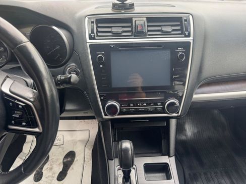 Used 2018 Subaru Outback 2.5i Limited AWD/4WD image 8