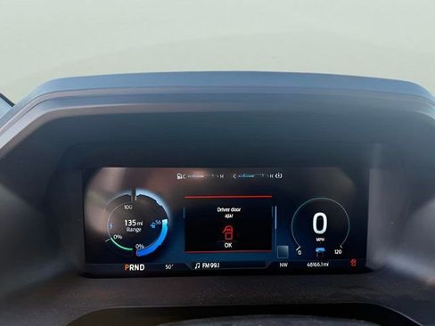 Used 2022 Ford F150 Lightning Platinum image 17