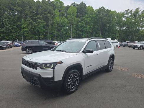 New 2026 Jeep Cherokee Laredo AWD/4WD image 13