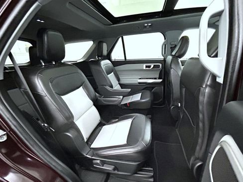 Used 2022 Ford Explorer XLT w/ Equipment Group 202A image 18