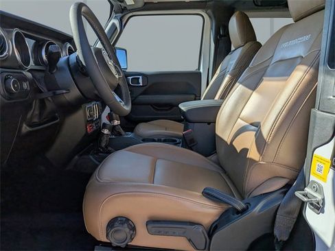 Used 2023 Jeep Wrangler Rubicon image 15