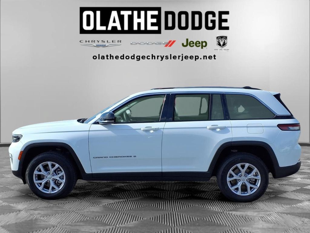 Used 2022 Jeep Grand Cherokee Limited AWD/4WD image 27