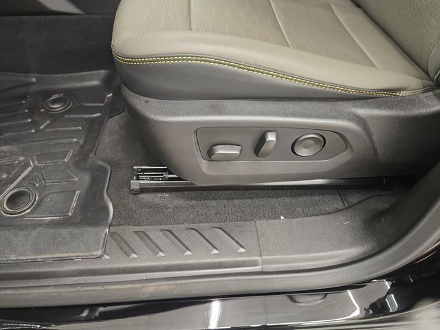 Used 2024 Chevrolet Colorado ZR2 w/ ZR2 Convenience Package III AWD/4WD image 39