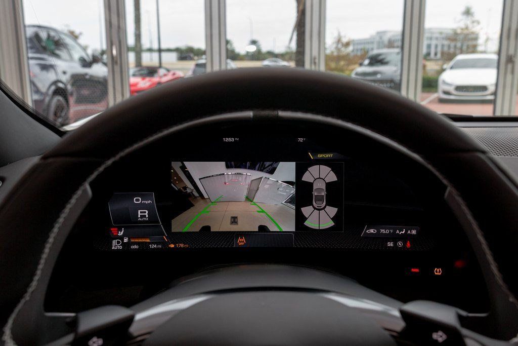 Used 2024 Ferrari Roma Spider RWD image 23