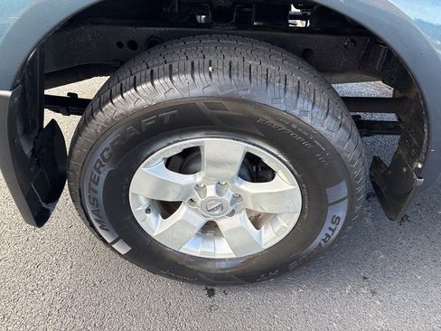 Used 2013 Nissan Frontier SV w/ SV Value Truck Pkg image 21