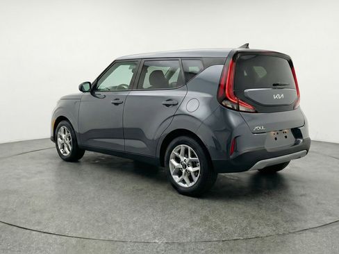 Used 2025 Kia Soul LX w/ LX Technology Package FWD image 6