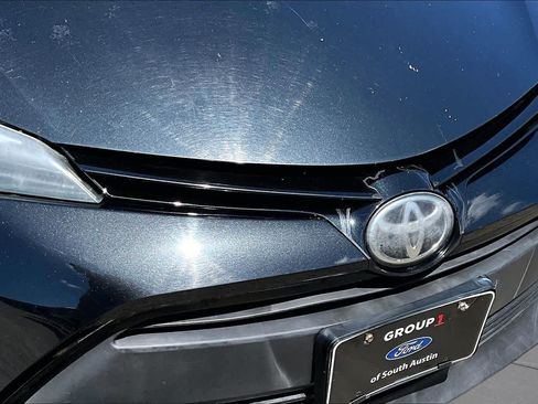 Used 2018 Toyota Corolla LE FWD image 33