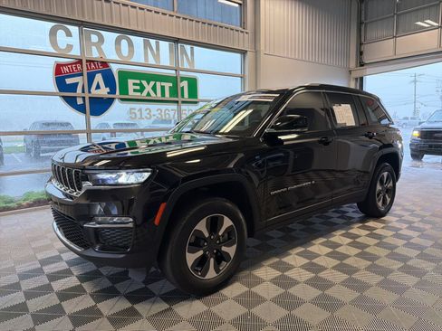 Used 2025 Jeep Grand Cherokee Limited 4xe AWD/4WD image 3