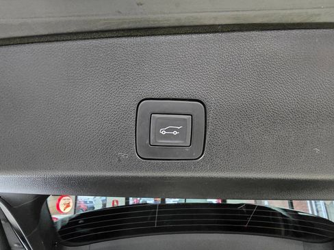 Used 2023 Buick Encore GX Select AWD/4WD image 31