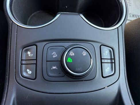 Used 2023 GMC Terrain SLE w/ Driver Convenience Package image 26