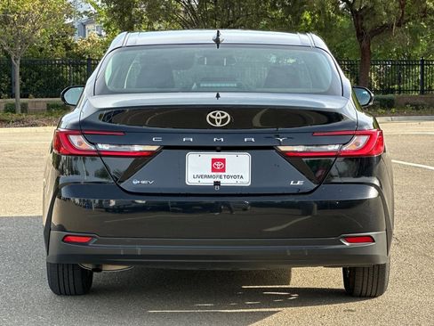 Used 2025 Toyota Camry LE image 5