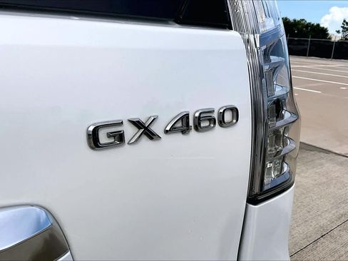 Used 2020 Lexus GX 460 Luxury w/ Accessory Package AWD/4WD image 10