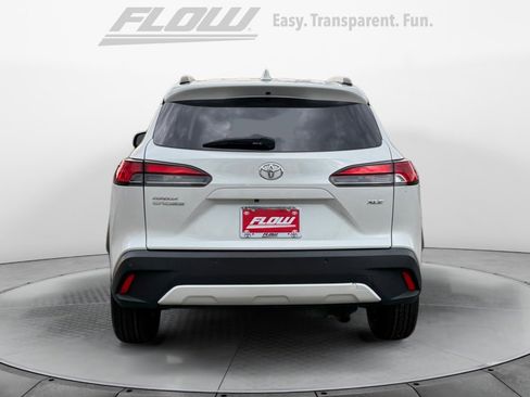 Certified 2023 Toyota Corolla Cross XLE FWD image 8