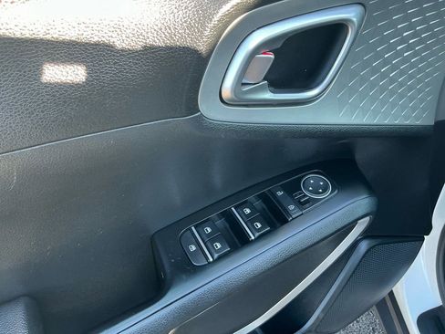 Used 2024 Kia Soul LX w/ Option Group 015 image 16