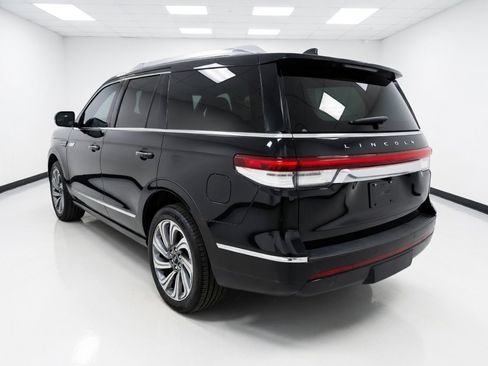 Used 2024 Lincoln Navigator Reserve AWD/4WD image 6