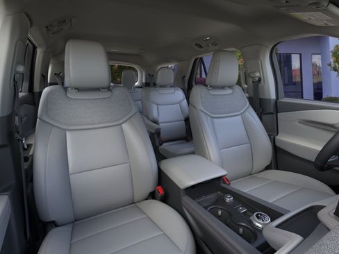 New 2026 Ford Explorer Active w/ Active Comfort Package RWD image 10