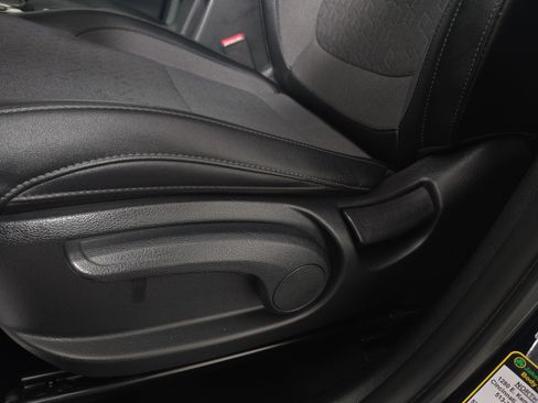 Used 2024 Kia Seltos S image 31