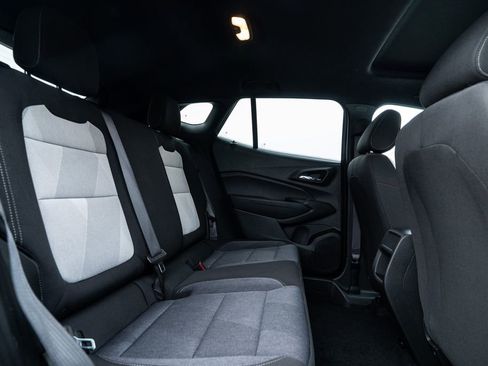 Used 2024 Chevrolet Trax RS w/ Sunroof Package image 13