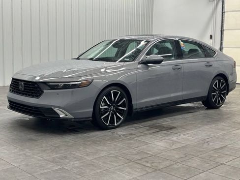 Used 2024 Honda Accord Touring image 5