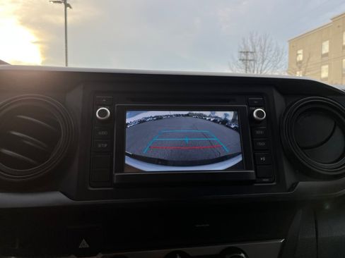 Certified 2019 Toyota Tacoma SR w/ SR Convenience Package image 20