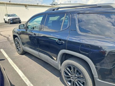 Used 2023 GMC Acadia SLE w/ Elevation Edition FWD image 8