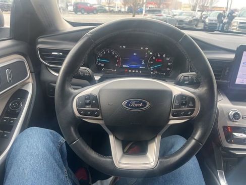 Used 2022 Ford Explorer XLT w/ Equipment Group 202A image 36