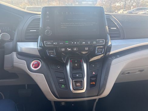 Used 2018 Honda Odyssey EX-L image 11