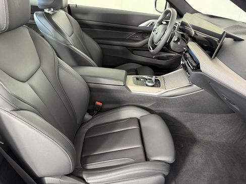 Used 2025 BMW 430i Coupe w/ Premium Package image 10