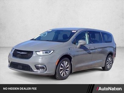 Used 2022 Chrysler Pacifica Touring-L