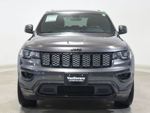Used 2021 Jeep Grand Cherokee Laredo X image 3