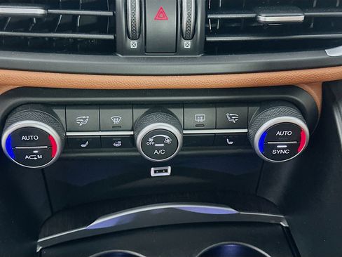 Used 2019 Alfa Romeo Giulia Ti w/ Quick Order Package 22X Lusso image 24