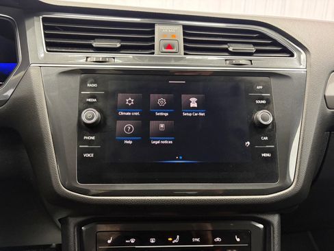 Used 2023 Volkswagen Tiguan SE AWD/4WD image 32