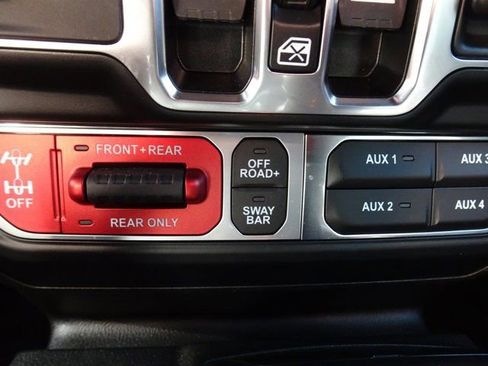 Used 2024 Jeep Gladiator Rubicon image 23