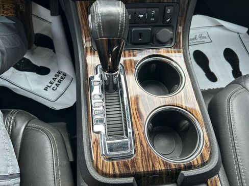 Used 2016 GMC Acadia Denali image 28