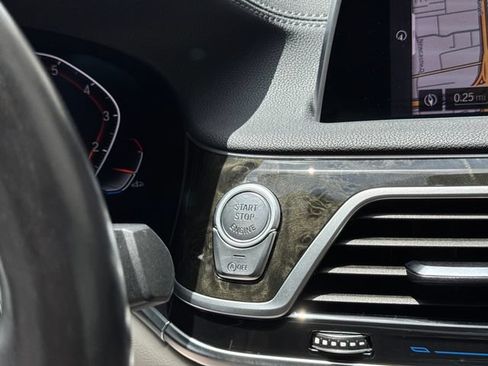 Used 2022 BMW 740i w/ M Sport Package RWD image 14