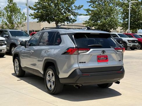 Used 2025 Toyota RAV4 XLE w/ Convenience Package FWD image 7