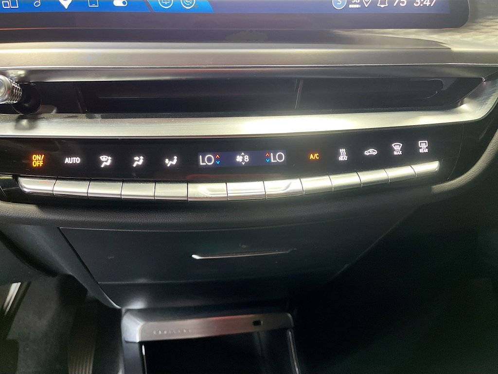 Used 2025 Cadillac Lyriq Sport AWD/4WD image 16