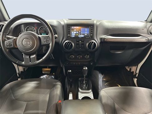 Used 2018 Jeep Wrangler Unlimited Sport image 12