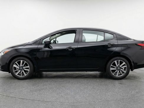 Used 2025 Nissan Versa SV image 5