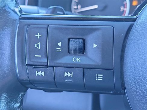 Used 2022 Nissan Pathfinder SL w/ SL Black Package image 8