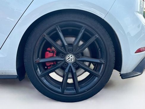 Used 2021 Volkswagen GTI SE FWD image 26
