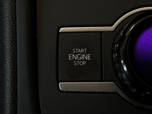 Used 2026 Volkswagen Tiguan SE FWD image 25