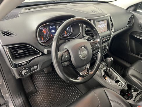 Used 2020 Jeep Cherokee Latitude Plus AWD/4WD image 16