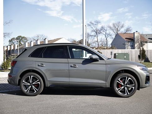 Used 2025 Audi Q5 2.0T Premium Plus w/ Premium Plus Package image 4