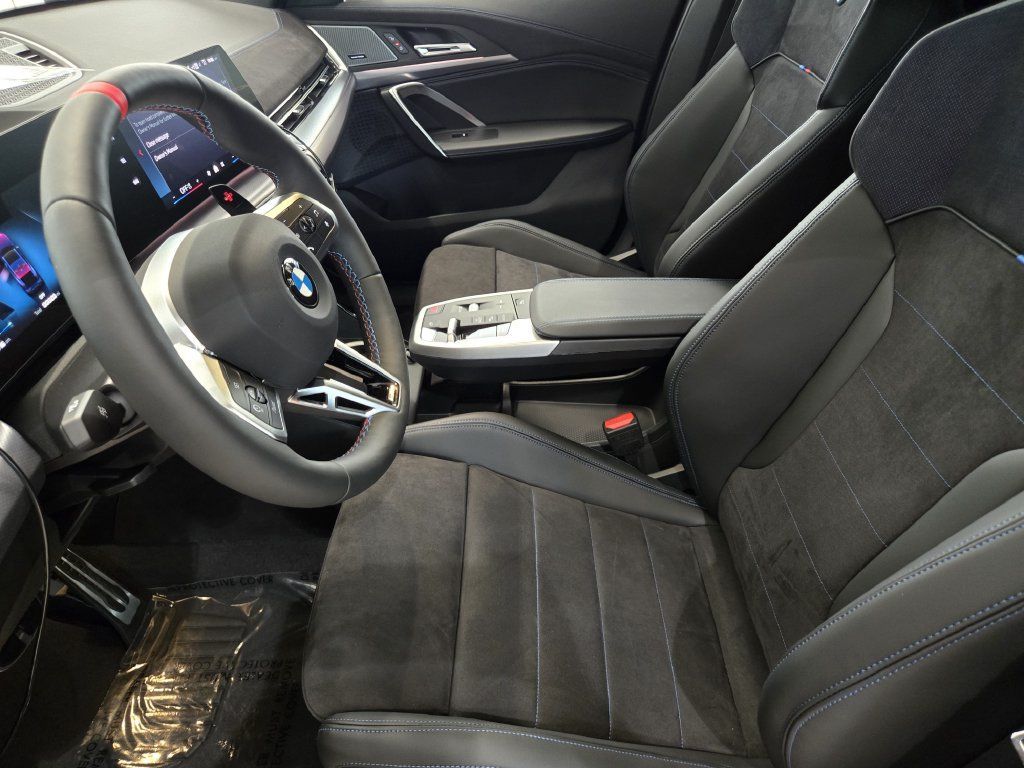 New 2026 BMW X2 M35i w/ Technology Package AWD/4WD image 6
