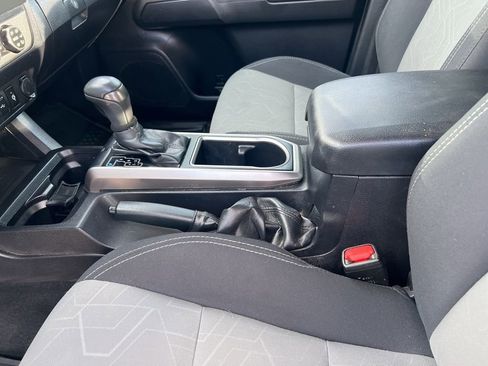 Used 2020 Toyota Tacoma TRD Sport w/ Technology Package AWD/4WD image 22