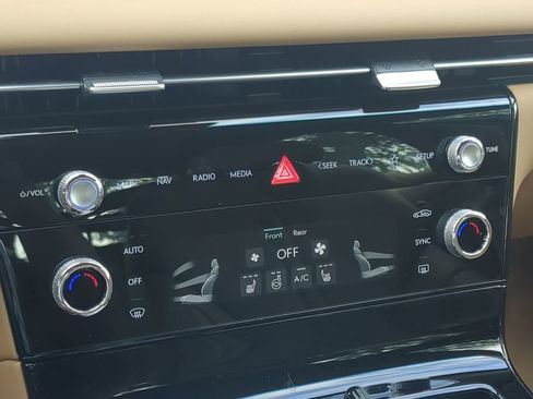 Used 2025 Genesis G80 2.5T image 23